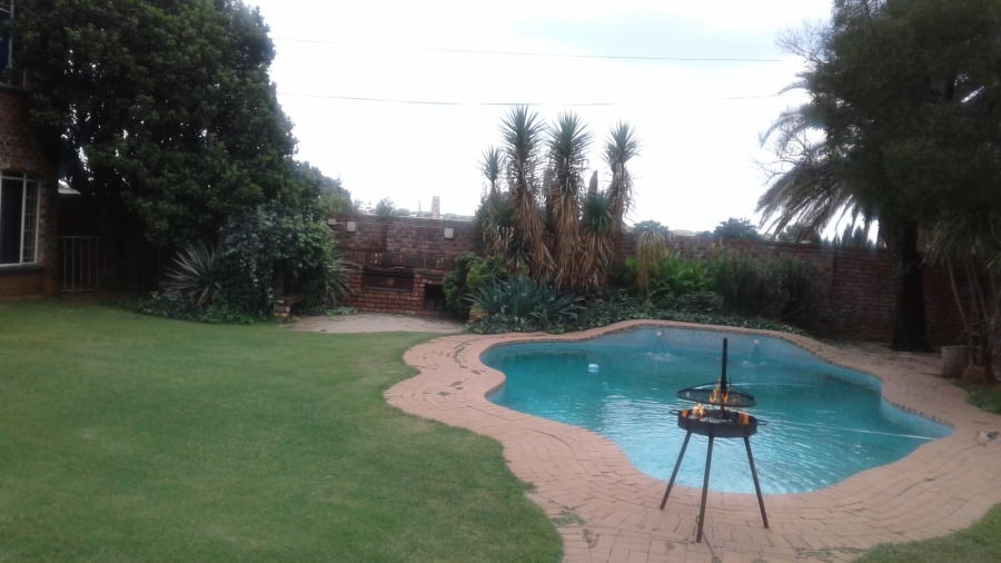 5 Bedroom Property for Sale in Stilfontein Ext 4 North West